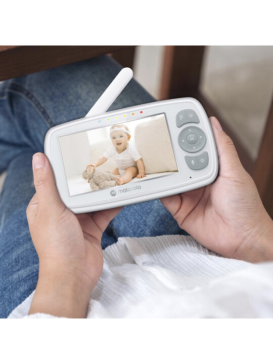 كاميرا فيديو موتورولا بشاشة 4.3 بوصات لمراقبة الطفل image number 3