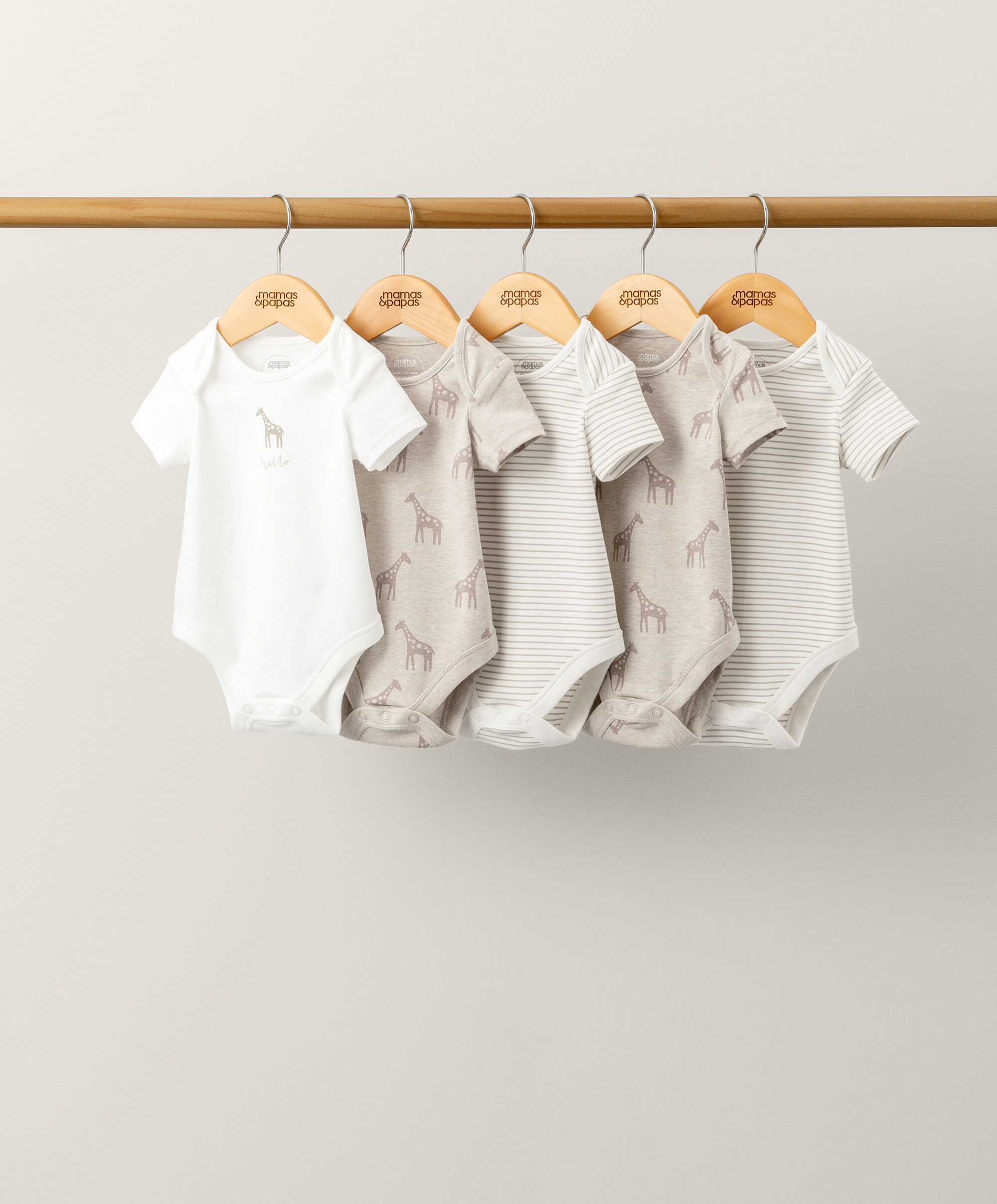 طقم لباس قطعة واحدة بنقشة زرافة بألوان محايدة- 5 قطع